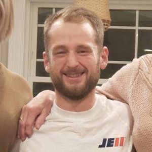 Meet your Posher, Devin